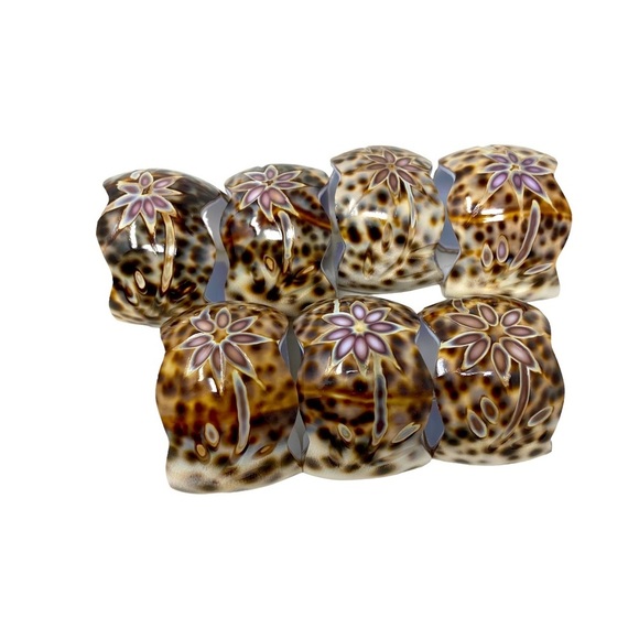 Tiger Cowrie | Shell Napkin Rings | Floral | Set of 7 - Picture 1 of 4